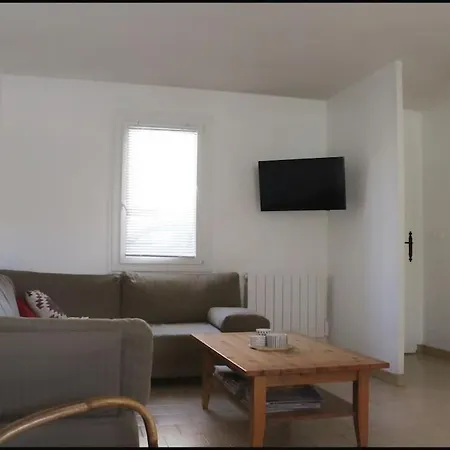 Maison Climatisee Avec Jardin Proche *