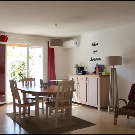 Maison Climatisee Avec Jardin Proche *