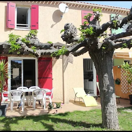 Holiday home Maison Climatisee Avec Jardin Proche